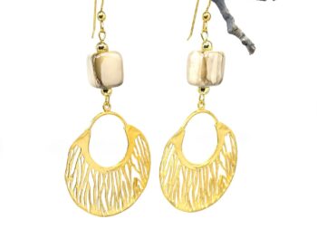 Χειροποίητα σκουλαρίκια με επιχρυσωμένο στρόγγυλο στοιχείο