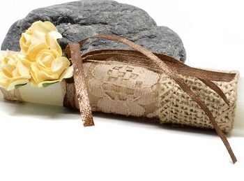 ekrou kitrina triantafylla