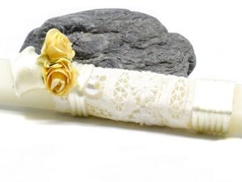 ekrou saten triantafyllo kitrino