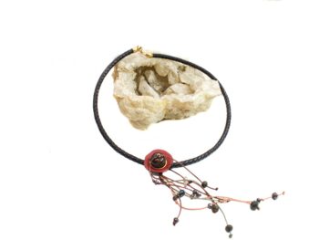 χειροποίητο κολιέ δέρμα κρύσταλλα