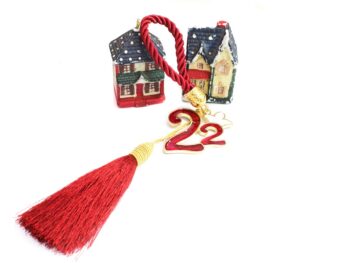 Γούρι 22 σμάλτο φούντα